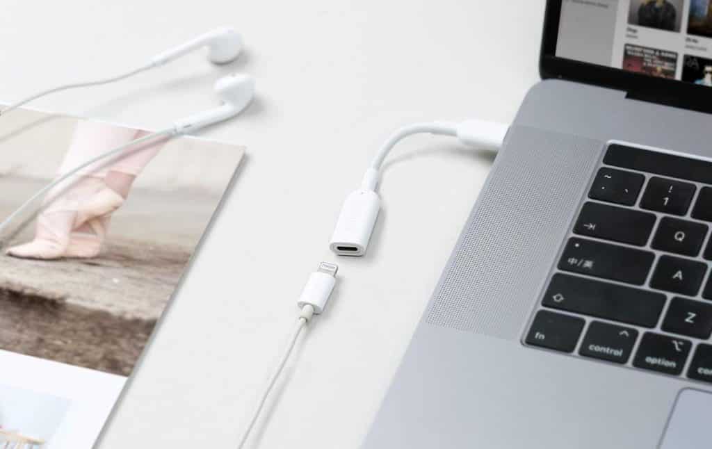 How to connect discount earphones to macbook