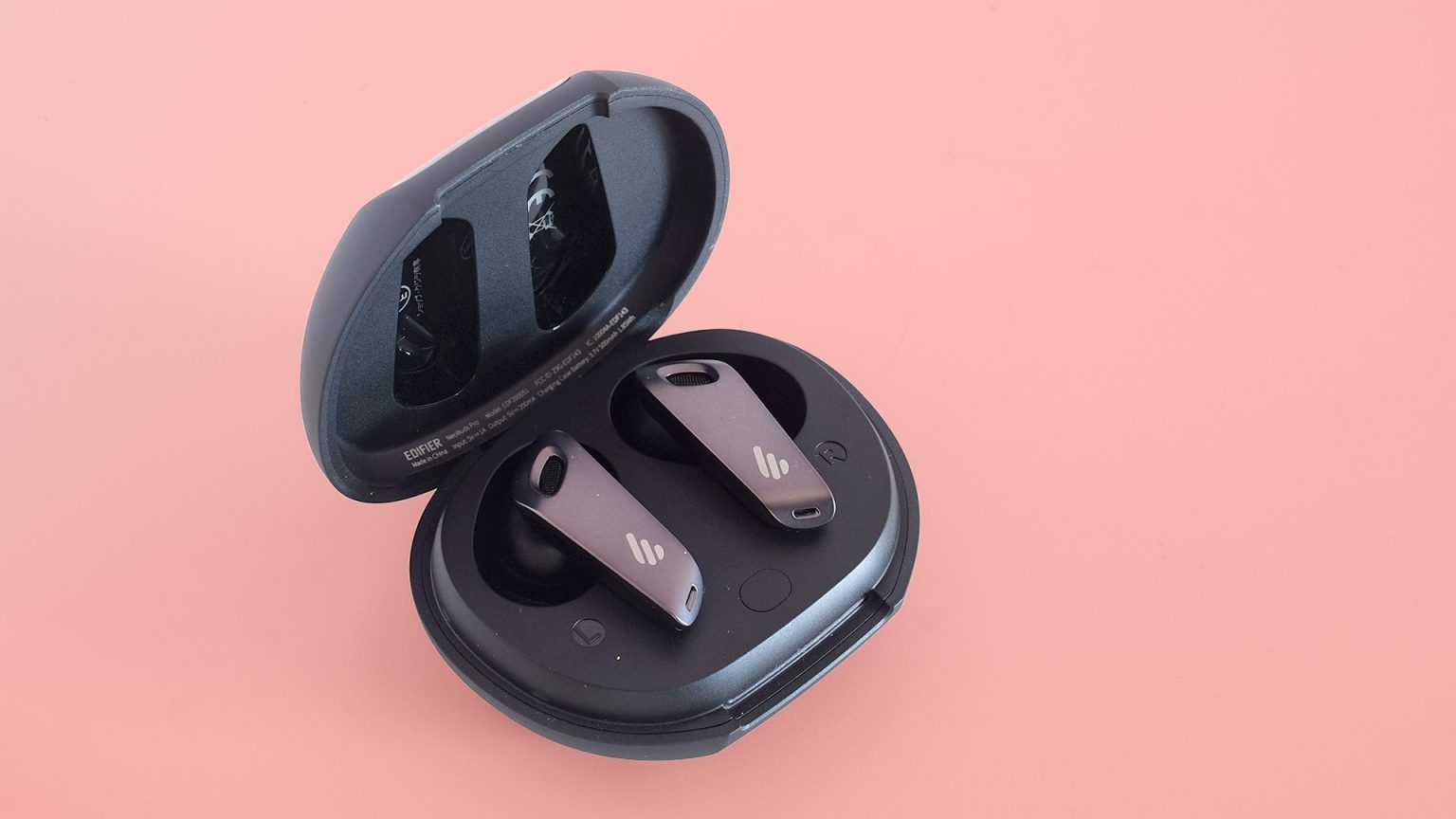 How Do Wireless Headphones Work? (Answered)