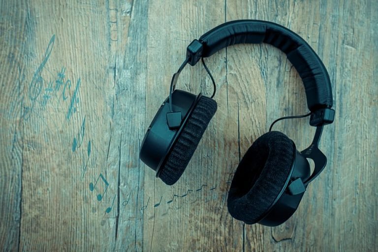 How To Connect Headphones To PS4 Without Controller 7 Easy Solutions